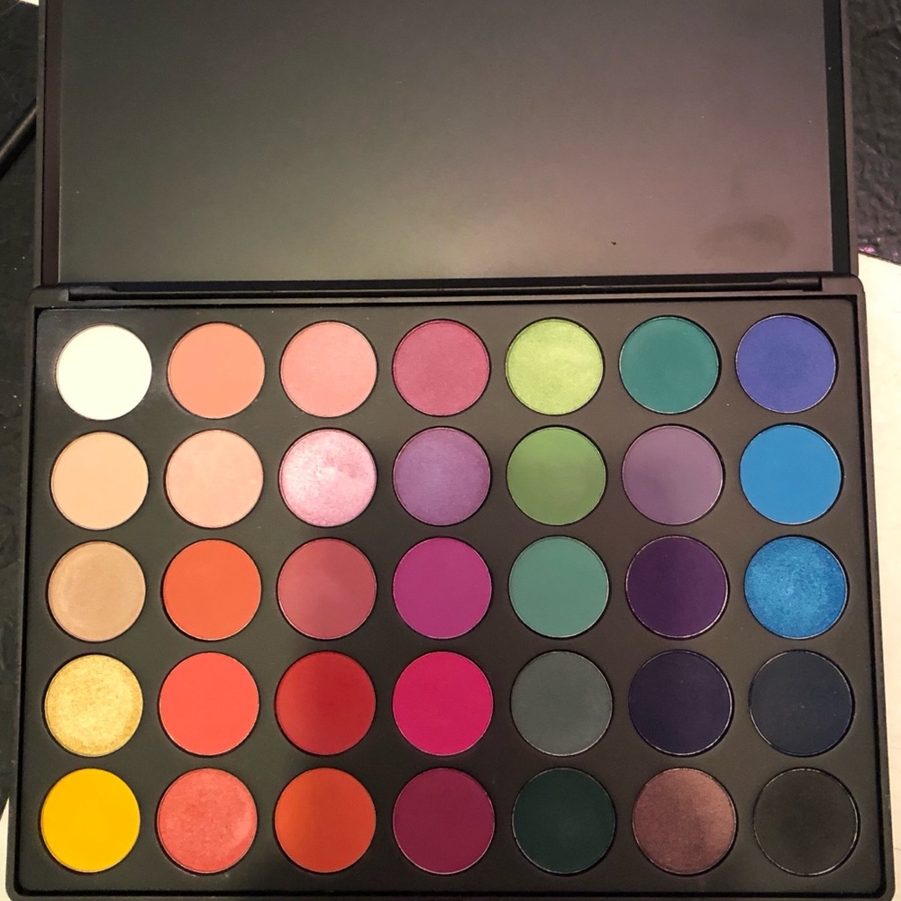 Authentic Morphe 35B Color Burst palette